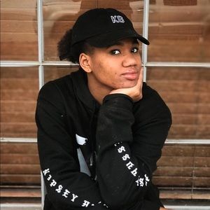 Meet your Posher, Adrianna